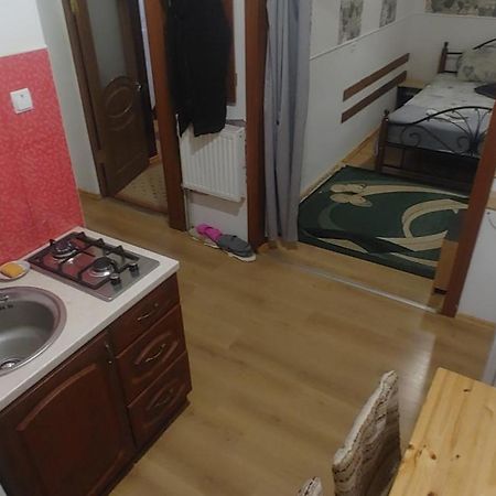 Apartment Near Rynok Square ลวีฟ ภายนอก รูปภาพ