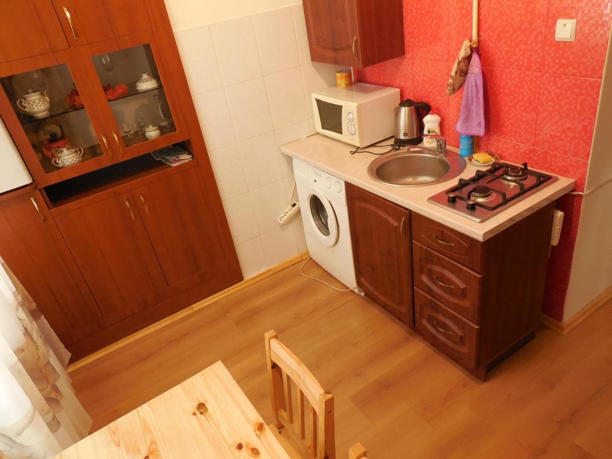 Apartment Near Rynok Square ลวีฟ ภายนอก รูปภาพ